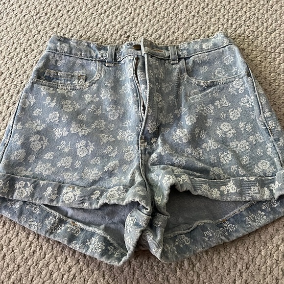 AMERICAN APPAREL FLORAL HIGH WAIST JEAN SHORTS SIZE 27 - Picture 1 of 2